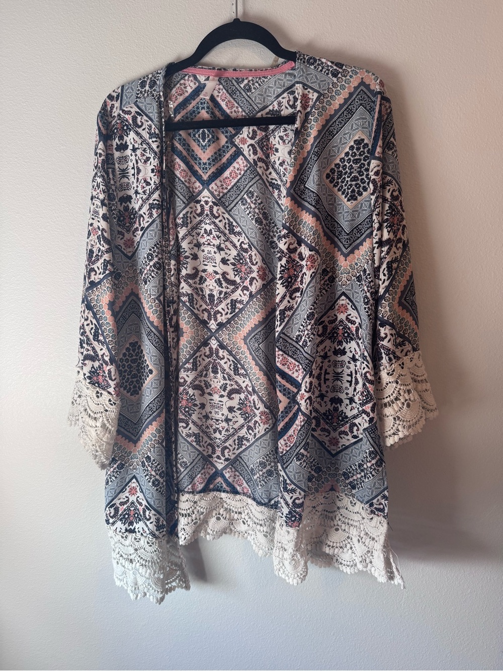 Women's Open Front Printed Kimono Cardigan with Lace Trim - Pink & Blue